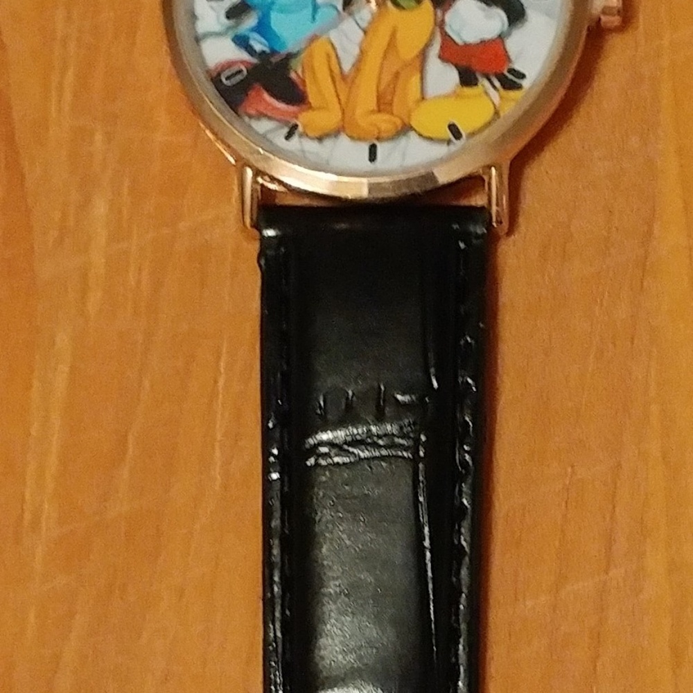 Mickey Mouse, Minnie And Pluto Watch-Brand New! - Picture 3 of 3